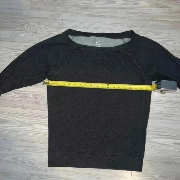Nike Dri-Fit Sweatshirt Womens Small Boat Neck Dark Gray Long Sleeve Pullover - Picture 4 of 5